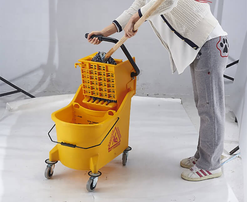 33L plastic wringer mop bucket