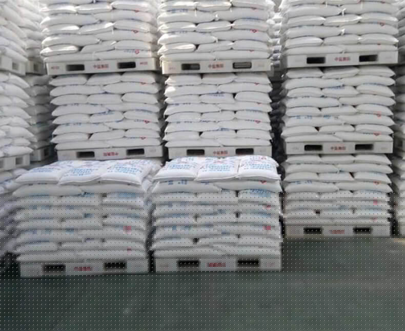 Large stackable reversible plastic pallet